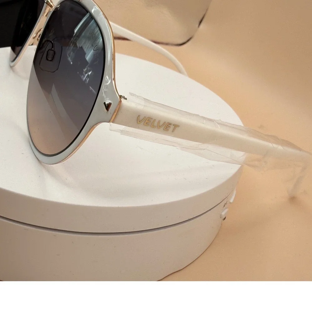 Velvet‎ Eyewear White Gold Aviator Sunglasses with Gradient Lenses and Case